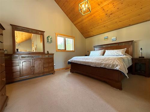 940 313Th Drive, Kimberley, BC - Indoor Photo Showing Bedroom