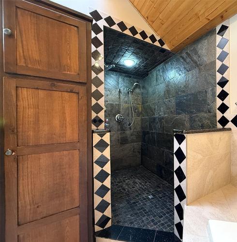 940 313Th Drive, Kimberley, BC - Indoor Photo Showing Other Room