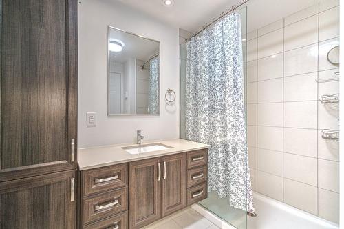 Bathroom - 911-1205 Rue Mackay, Montréal (Ville-Marie), QC - Indoor Photo Showing Bathroom
