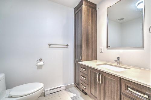 Bathroom - 911-1205 Rue Mackay, Montréal (Ville-Marie), QC - Indoor Photo Showing Bathroom