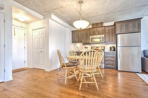 Kitchen - 911-1205 Rue Mackay, Montréal (Ville-Marie), QC - Indoor Photo Showing Kitchen