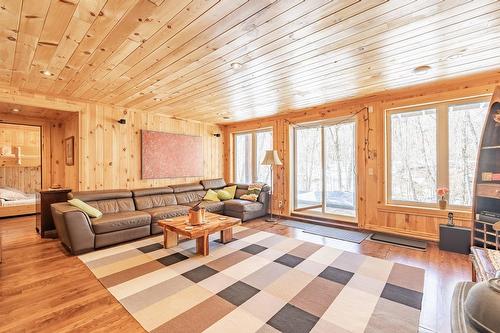 Living room - 21 Imp. Des Grands-Montets, Lac-Supérieur, QC - Indoor Photo Showing Other Room