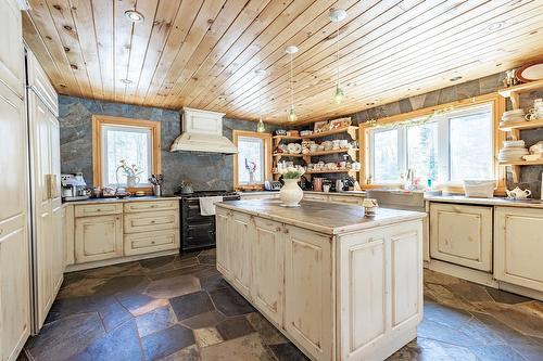Kitchen - 21 Imp. Des Grands-Montets, Lac-Supérieur, QC - Indoor Photo Showing Kitchen
