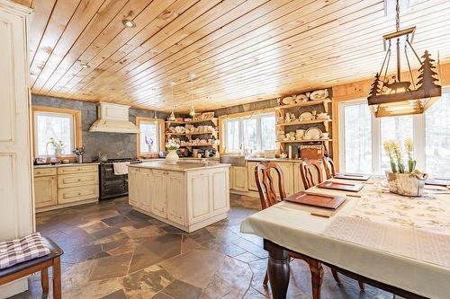 Kitchen - 21 Imp. Des Grands-Montets, Lac-Supérieur, QC - Indoor Photo Showing Other Room