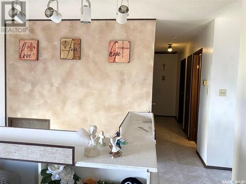 209 3Rd Avenue W, Frontier, SK - Indoor Photo Showing Other Room