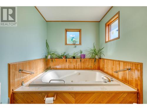 9 Harbour Key Drive, Osoyoos, BC - Indoor Photo Showing Bathroom