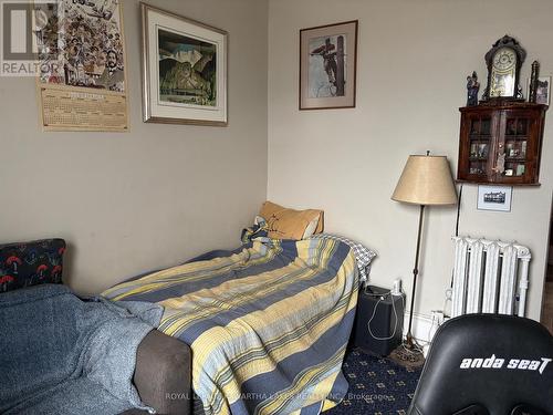 6 Glenelg Street W, Kawartha Lakes (Lindsay), ON - Indoor Photo Showing Bedroom