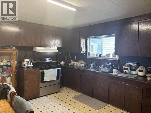 6162 Cedar Creek Road, Likely, BC - Indoor Photo Showing Kitchen With Double Sink