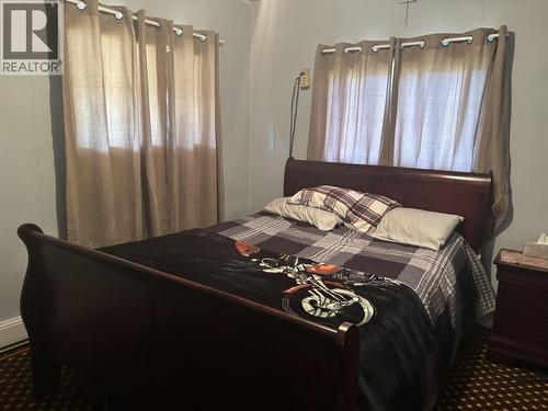 6162 Cedar Creek Road, Likely, BC - Indoor Photo Showing Bedroom