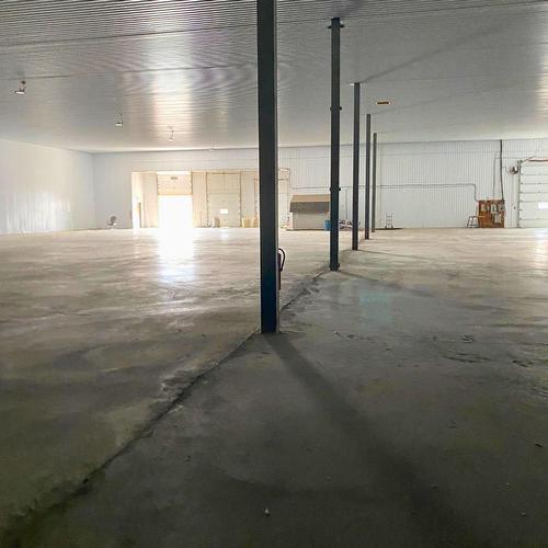 Interior - 7-235 Rue St-Louis, Warwick, QC - Indoor Photo Showing Garage