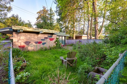 5153 Cordova Bay Rd, Saanich, BC 