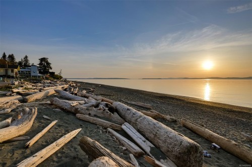 5153 Cordova Bay Rd, Saanich, BC 