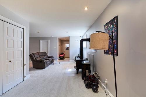 Salle familiale - 6 Ch. De L'Aquarelle, Saint-Donat, QC - Indoor Photo Showing Other Room