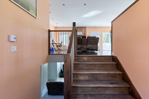 Hall d'entrée/Vestibule - 6 Ch. De L'Aquarelle, Saint-Donat, QC - Indoor Photo Showing Other Room