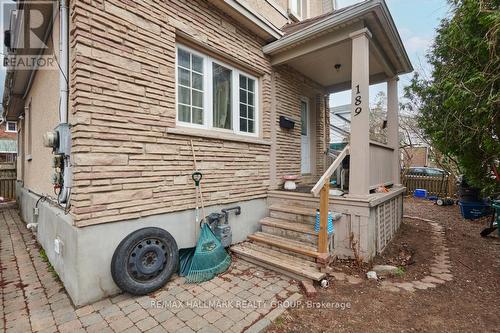 Entrance to 2nd level apartment. - 189 Devonshire Place, Ottawa, ON 