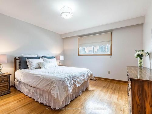 4172 Dursley Crescent, Mississauga, ON - Indoor Photo Showing Bedroom