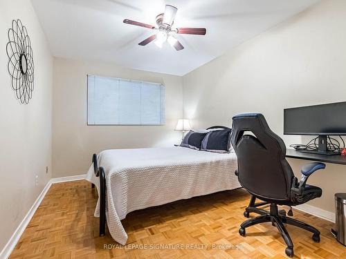 4172 Dursley Crescent, Mississauga, ON - Indoor Photo Showing Bedroom