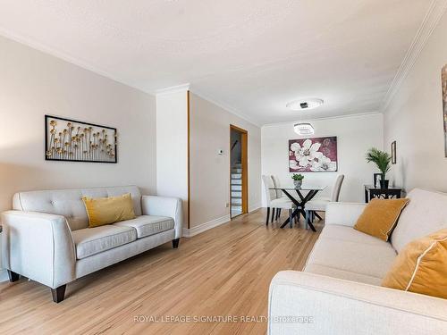 4172 Dursley Crescent, Mississauga, ON - Indoor Photo Showing Living Room