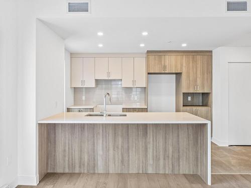 505-244 Boul. Hymus  Pointe-Claire, QC H9R 1G3