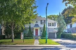 30 Ch. Strathcona  Mont-Royal, QC H3R 1E4