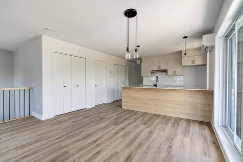 Vue d'ensemble - 3-3930 Boul. Hébert, Salaberry-De-Valleyfield, QC - Indoor Photo Showing Kitchen