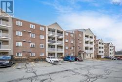 106 15 Langbrae Drive  Halifax, NS B3M 3W5