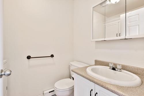 Salle d'eau - 856 Rue Bernard-Pilon, Mcmasterville, QC - Indoor Photo Showing Bathroom