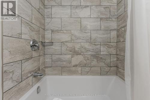 2290 Woodward Avenue, Burlington, ON - Indoor Photo Showing Bathroom