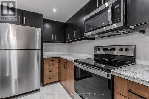 2290 Woodward Avenue, Burlington, ON - Indoor Photo Showing Kitchen With Stainless Steel Kitchen