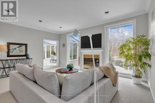 881 The Greenway, Mississauga, ON - Indoor Photo Showing Living Room With Fireplace