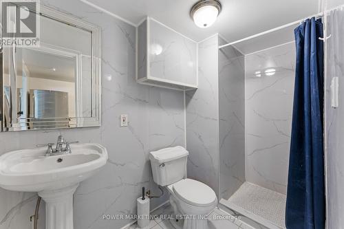 935 Goren Avenue, Ottawa, ON - Indoor Photo Showing Bathroom