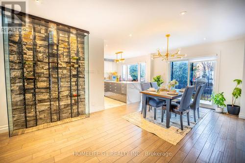 1386 Bough Beeches Boulevard, Mississauga, ON - Indoor Photo Showing Dining Room