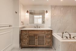 Salle de bains attenante à la CCP - 