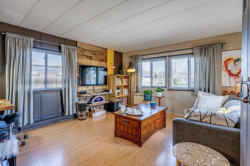 Living room - 13 Boul. Grand-Prix, Laval (Vimont), QC - Indoor