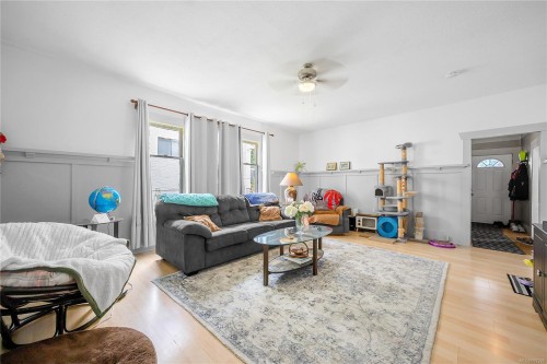 532 Prideaux St, Nanaimo, BC - Indoor Photo Showing Living Room