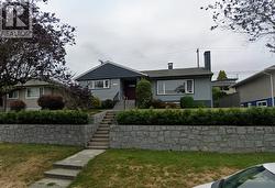 4711 RIDGELAWN DRIVE  Burnaby, BC V5C 3Y1