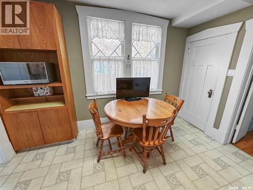 570 4Th Avenue Ne, Swift Current, SK - Indoor Photo Showing Dining Room