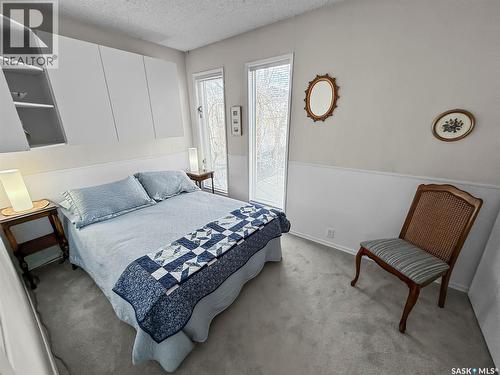 570 4Th Avenue Ne, Swift Current, SK - Indoor Photo Showing Bedroom