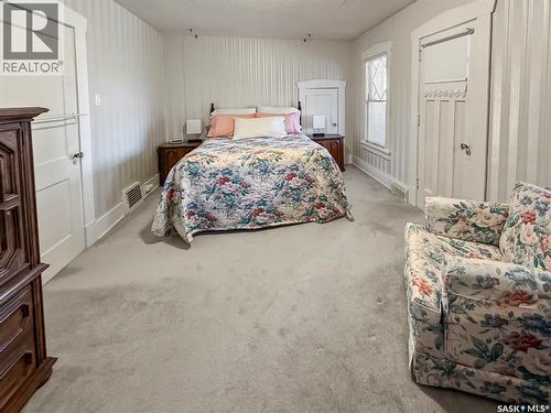 570 4Th Avenue Ne, Swift Current, SK - Indoor Photo Showing Bedroom