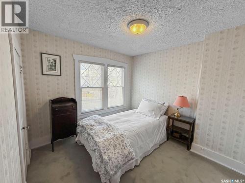 570 4Th Avenue Ne, Swift Current, SK - Indoor Photo Showing Bedroom