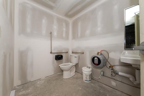 326-4342 West Shore Pkwy, Langford, BC 