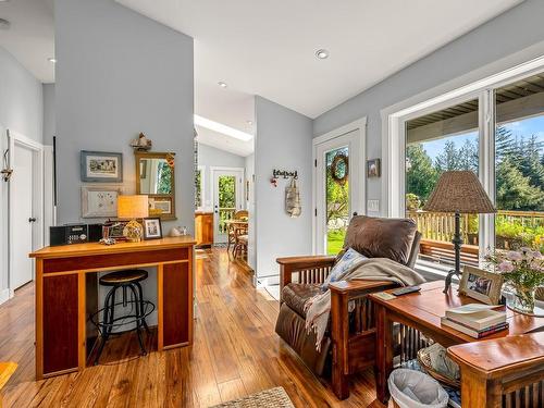 1495 Baikie Rd, Denman Island, BC 