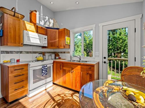 1495 Baikie Rd, Denman Island, BC 