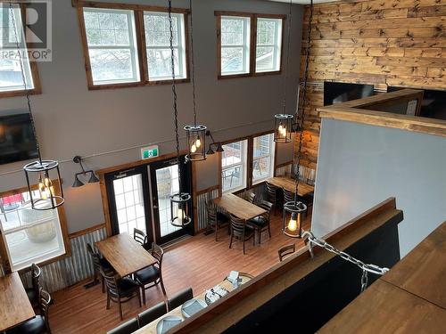 607 Eighth Avenue, Midway, BC 