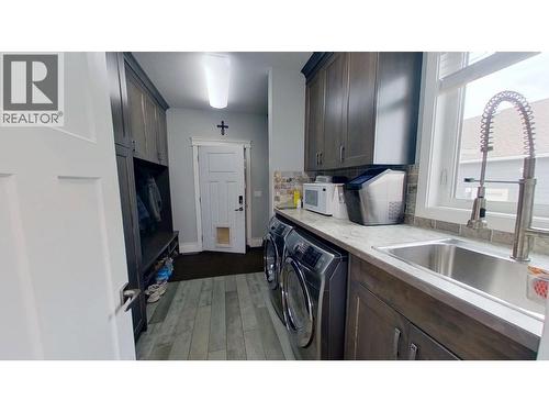 10604 108 Street, Fort St. John, BC - Indoor Photo Showing Laundry Room