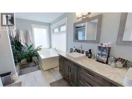 10604 108 Street, Fort St. John, BC - Indoor Photo Showing Bathroom