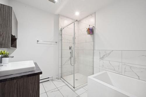 Bathroom - 165-161  - 165 Rue Goyette, Longueuil (Le Vieux-Longueuil), QC - Indoor Photo Showing Bathroom