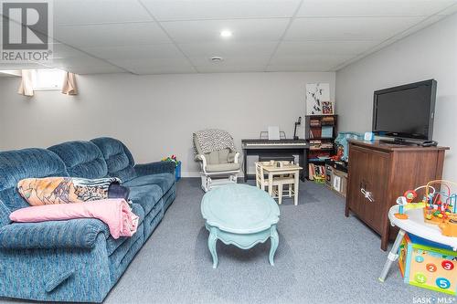 512 4Th Street E, Wynyard, SK - Indoor
