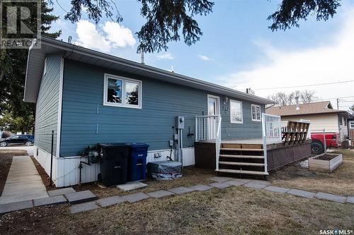 512 4Th Street E, Wynyard, SK - Outdoor With Exterior