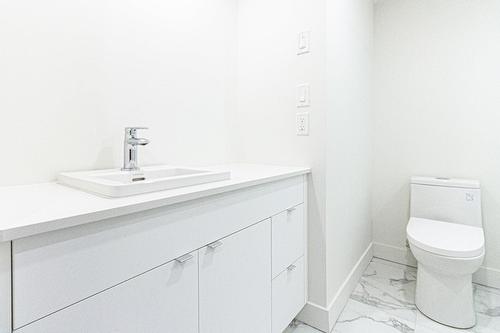 Bathroom - 309-1 Av. Viger O., Montréal (Ville-Marie), QC - Indoor Photo Showing Bathroom